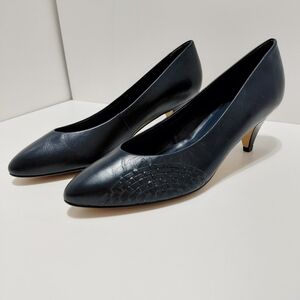 Naturalizer Leather Navy Blue Pumps Size 8 M